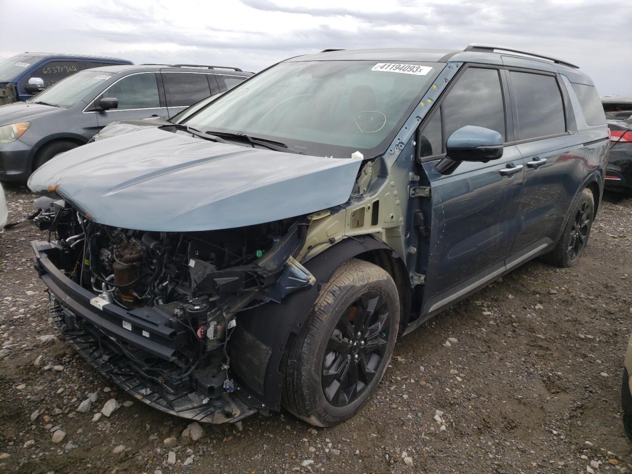 Kia Carnival s (2023)