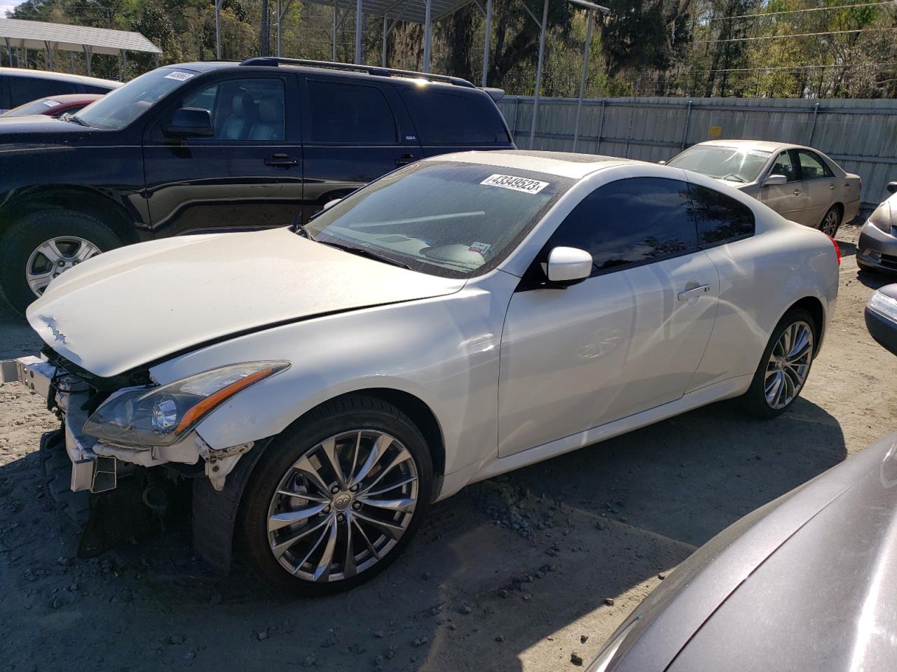 Infiniti Q60 (2015)