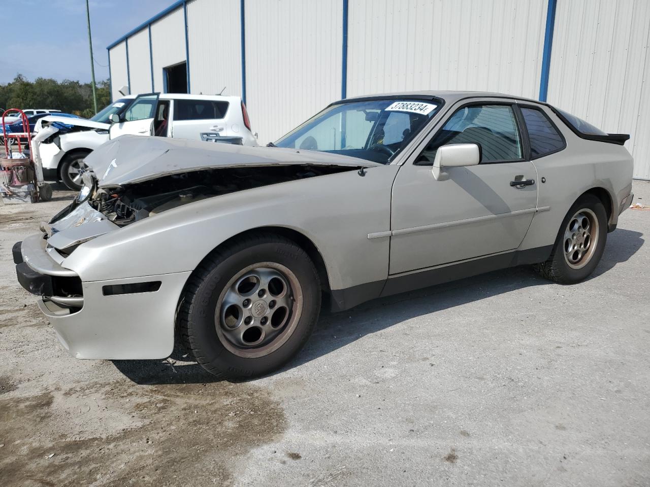 Porsche 944 (1984)