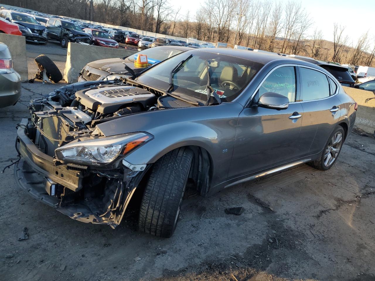 Infiniti Q70 (2016)