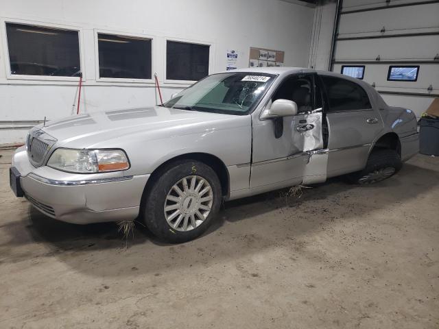 Lincoln Towncar (2005)