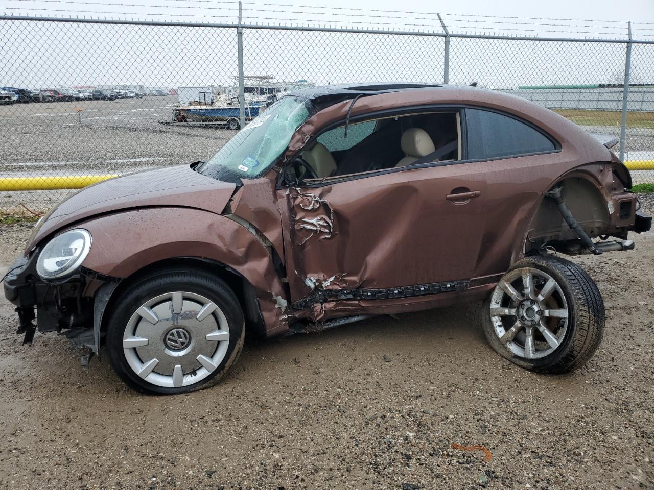 Volkswagen Beetle (2016)