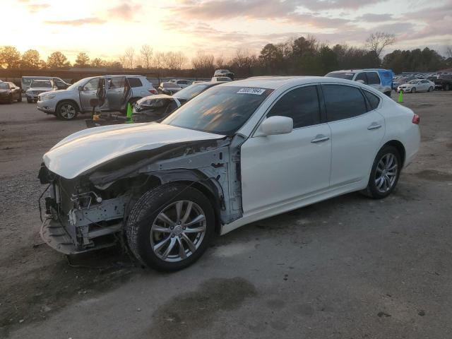 Infiniti Q70 (2014)