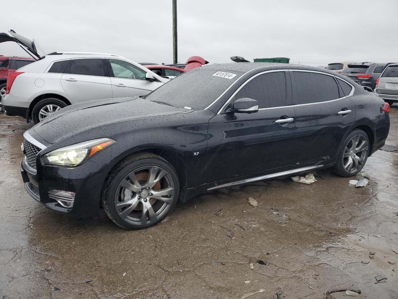 Infiniti Q70 (2015)