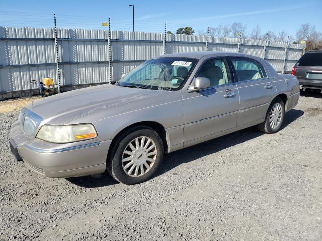 Lincoln Towncar (2003)