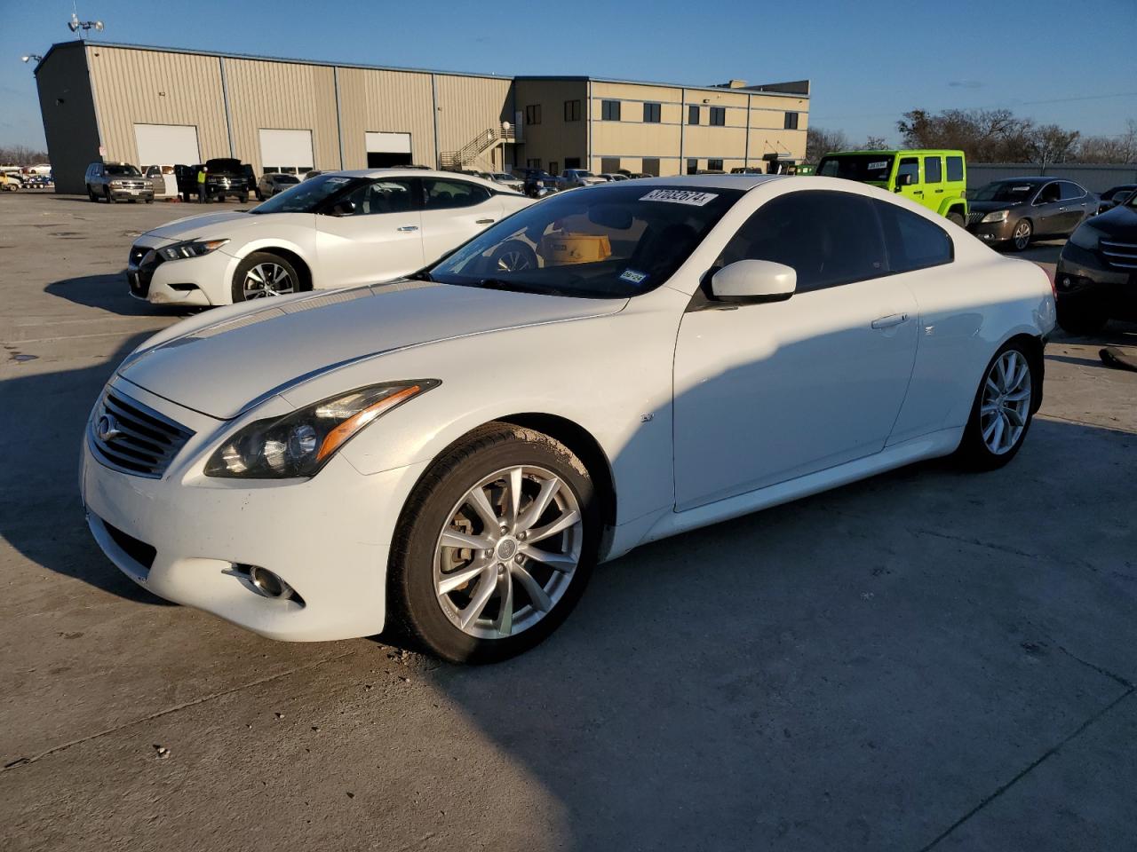 Infiniti Q60 (2014)