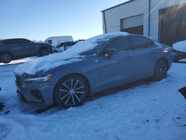Volvo S60 b5 mom (2022)