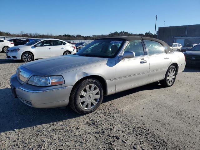 Lincoln Towncar (2003)