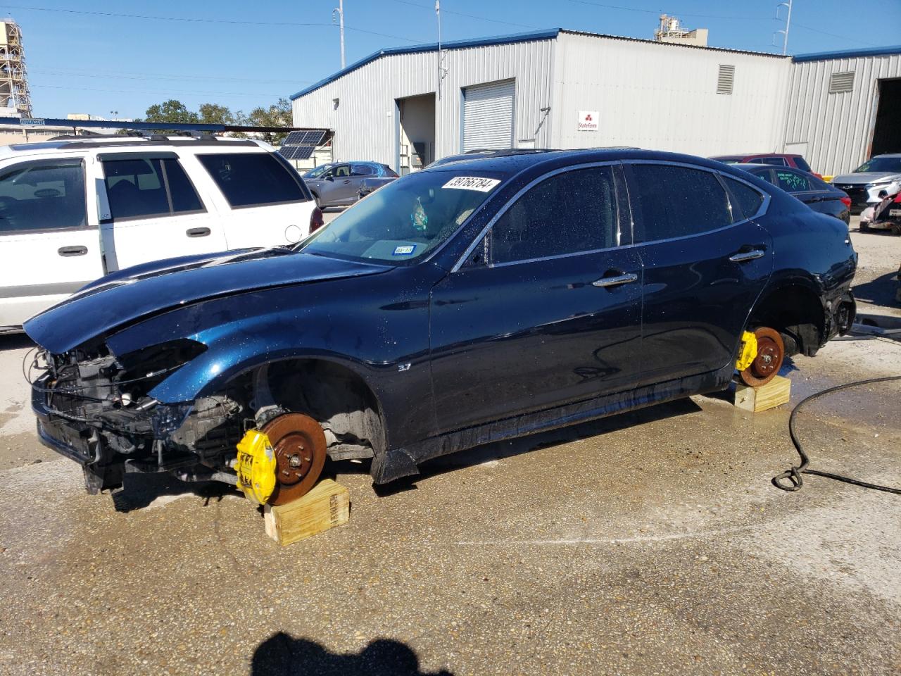 Infiniti Q70 (2016)