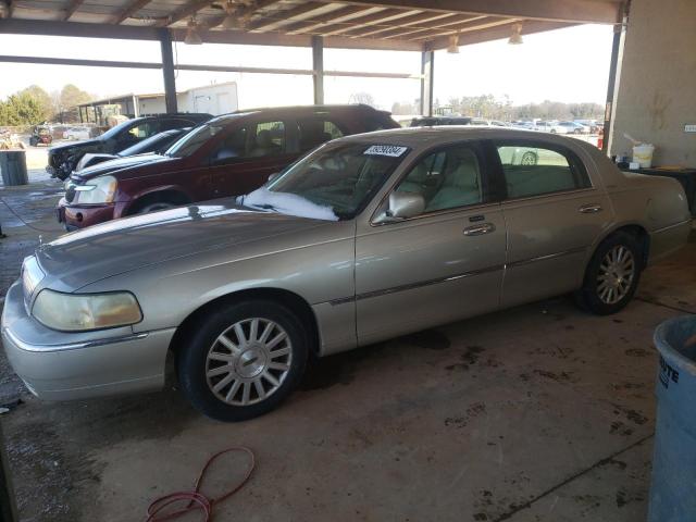 Lincoln Towncar (2004)
