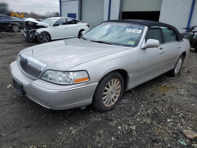 Lincoln Towncar (2004)