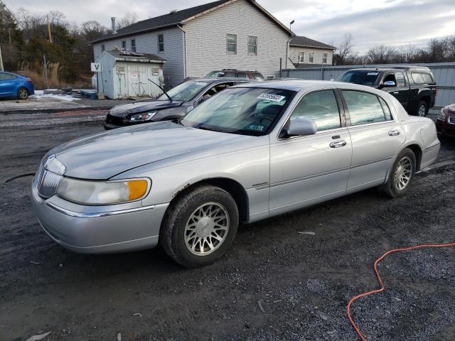 Lincoln Towncar (2001)