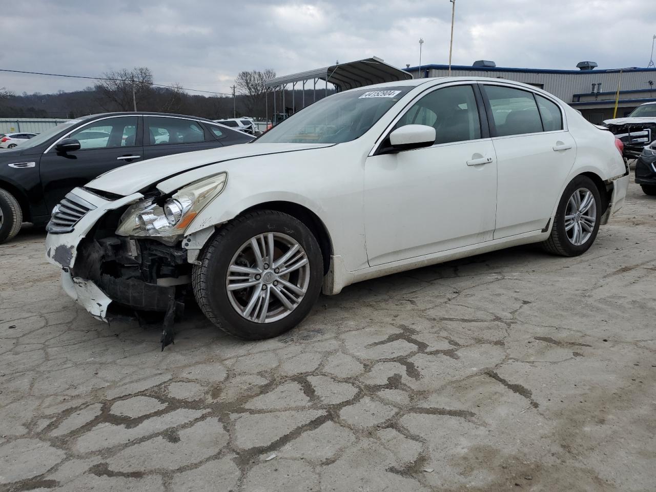 Infiniti G (2013)