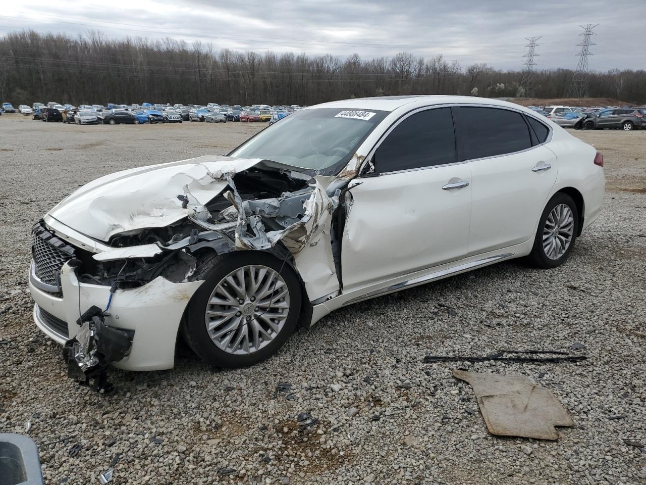 Infiniti Q70 (2016)