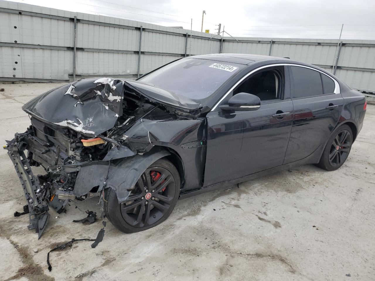 Jaguar Xe (2017)