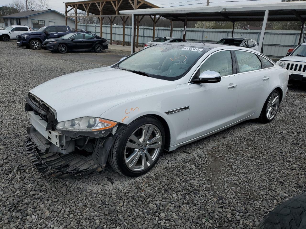 Jaguar Xj (2012)