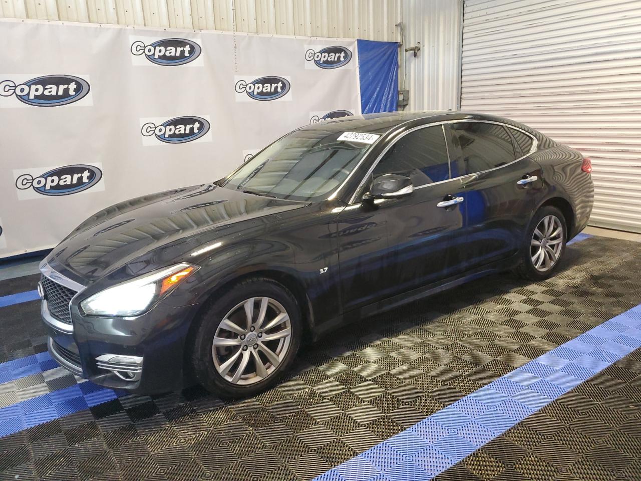 Infiniti Q70 (2017)