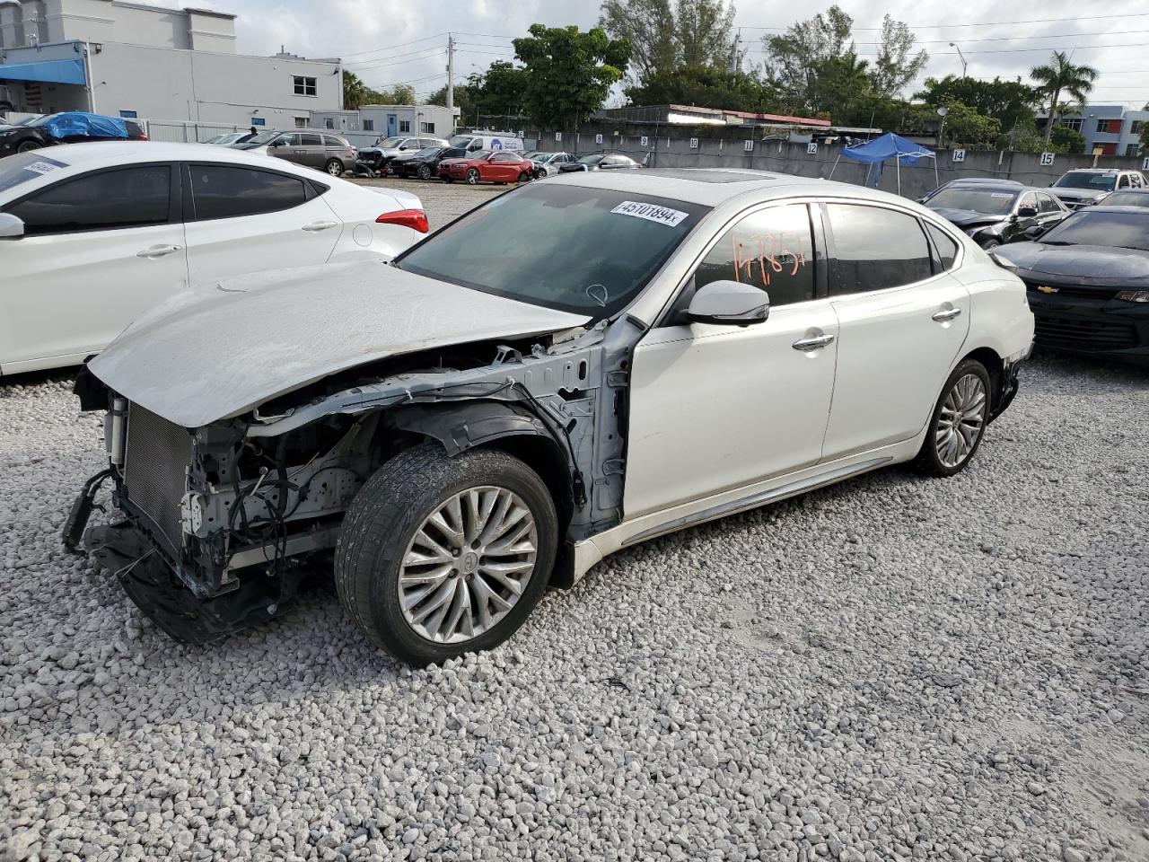 Infiniti Q70 (2015)