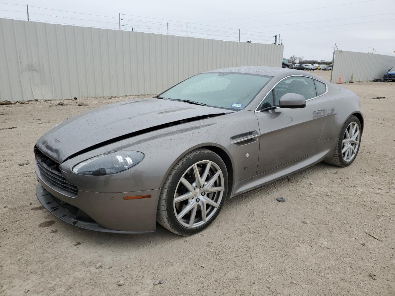 Aston-martin Vantage (2015)