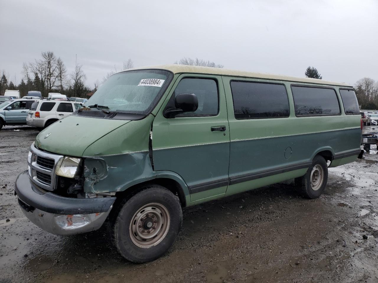 Dodge Ram van (2001)