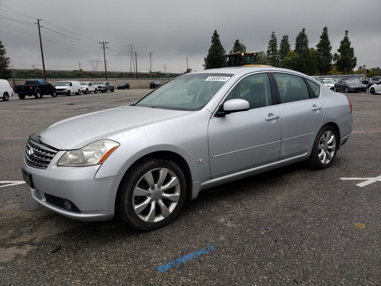Infiniti M (2006)