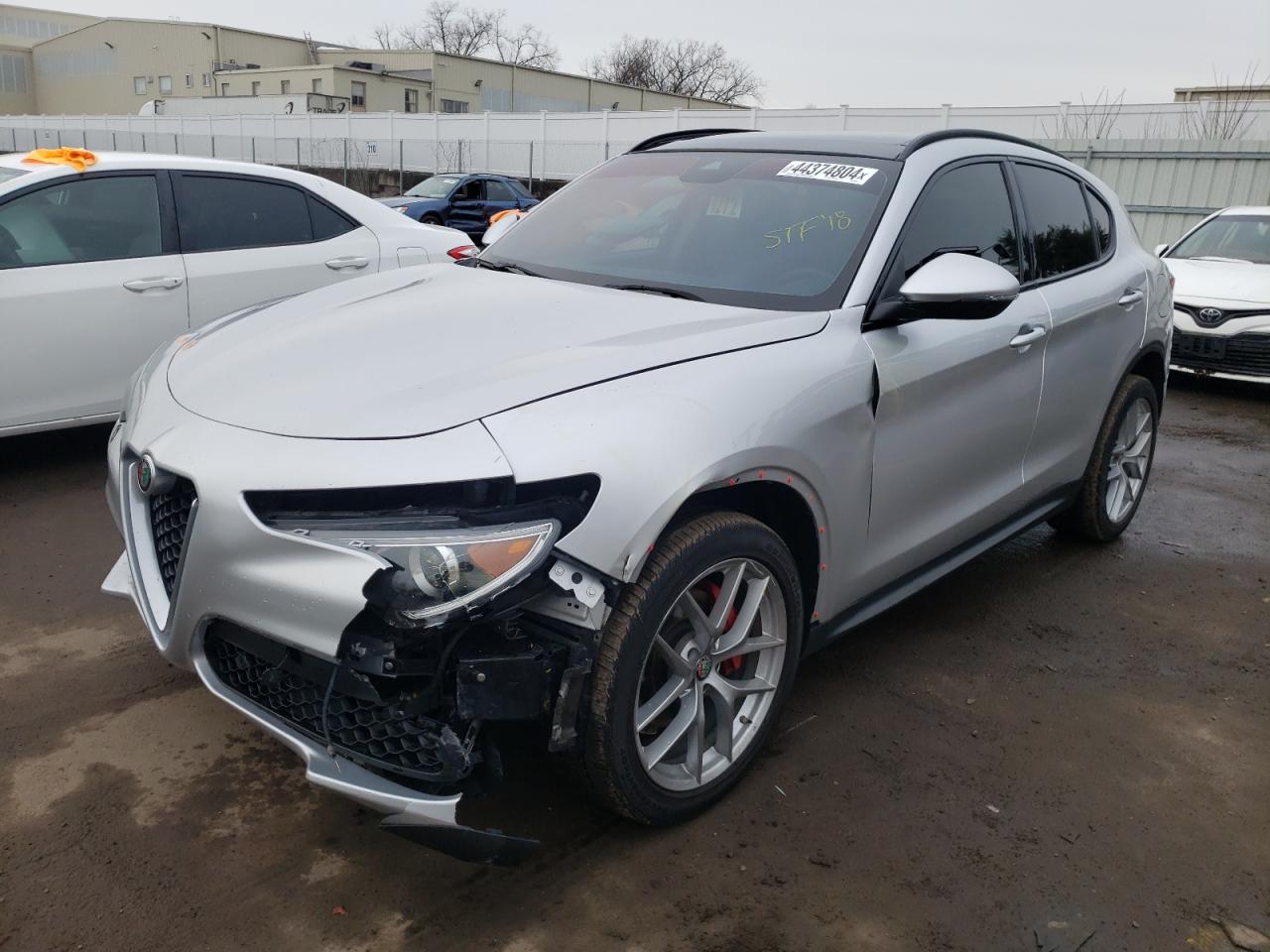 Alfa-romeo Stelvio (2018)
