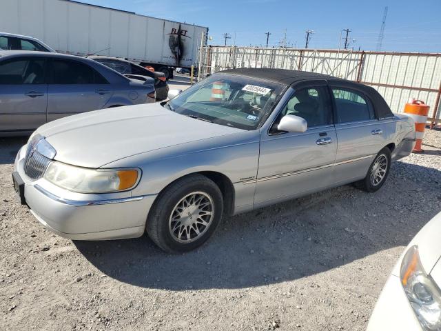 Lincoln Towncar (2001)
