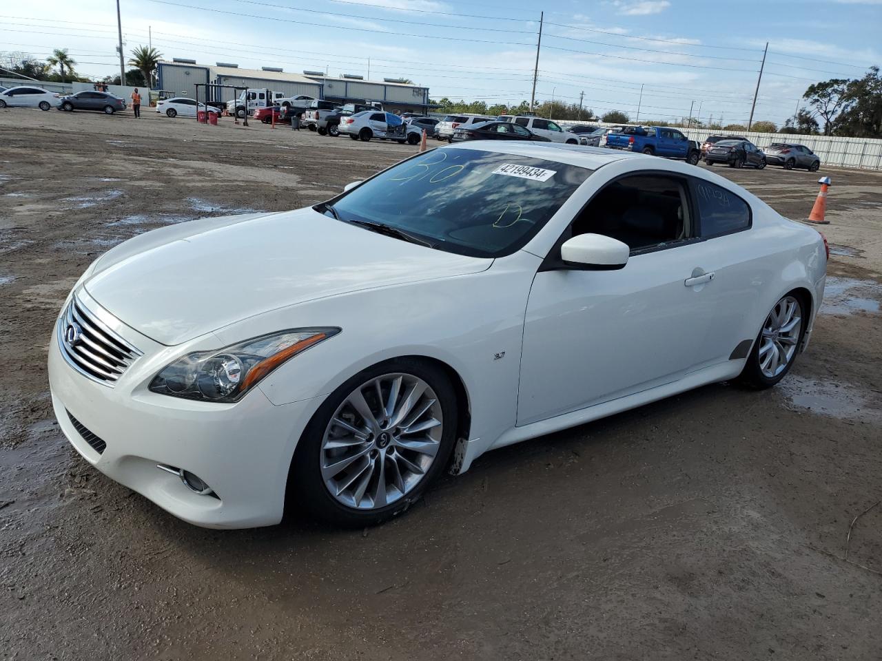 Infiniti Q60 (2014)