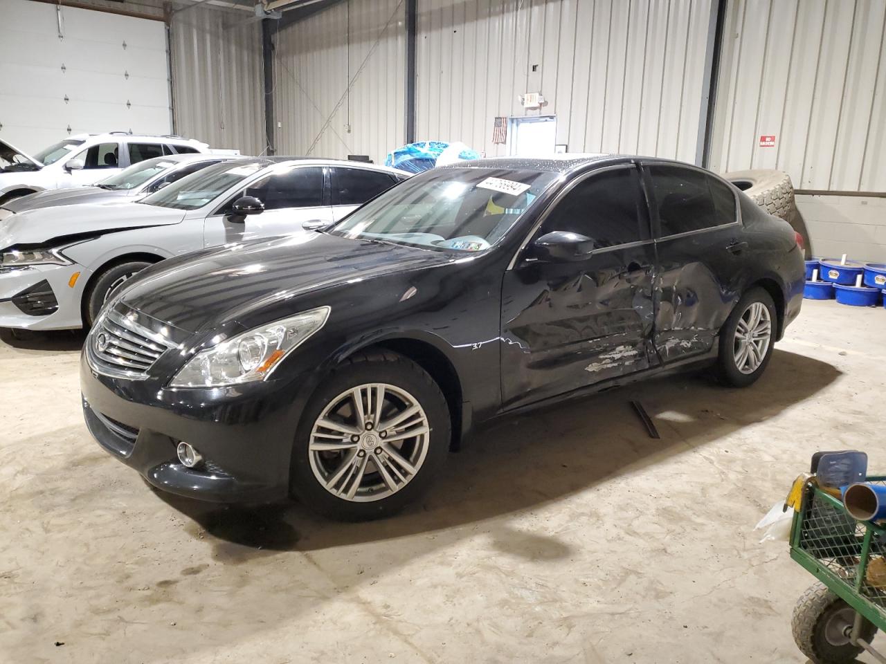 Infiniti Q40 (2015)