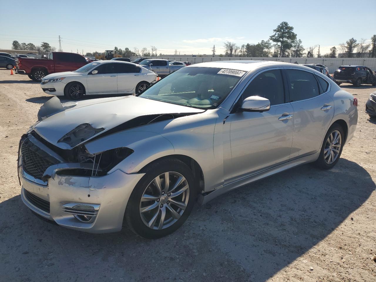 Infiniti Q70 (2016)
