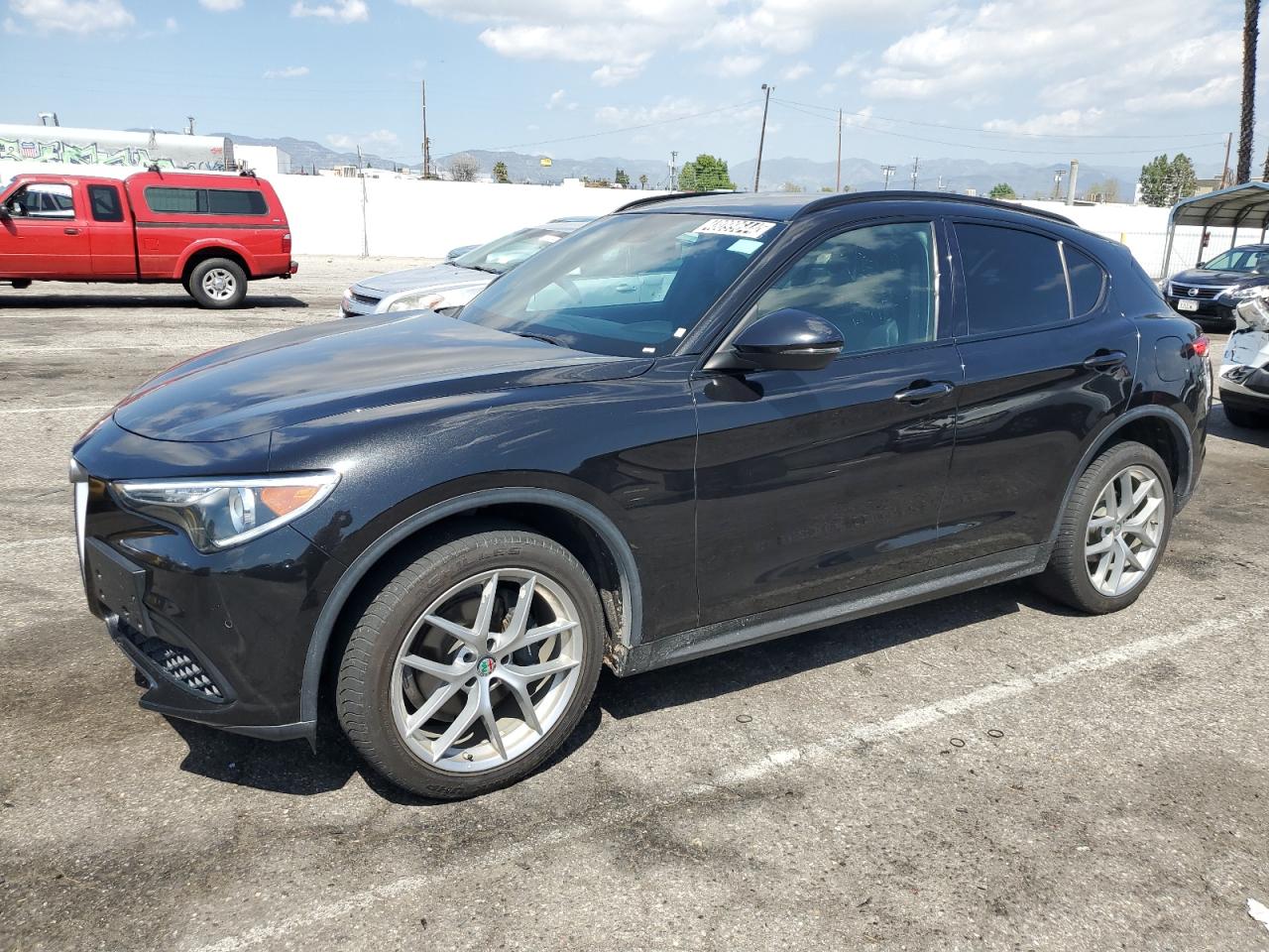 Alfa-romeo Stelvio (2018)