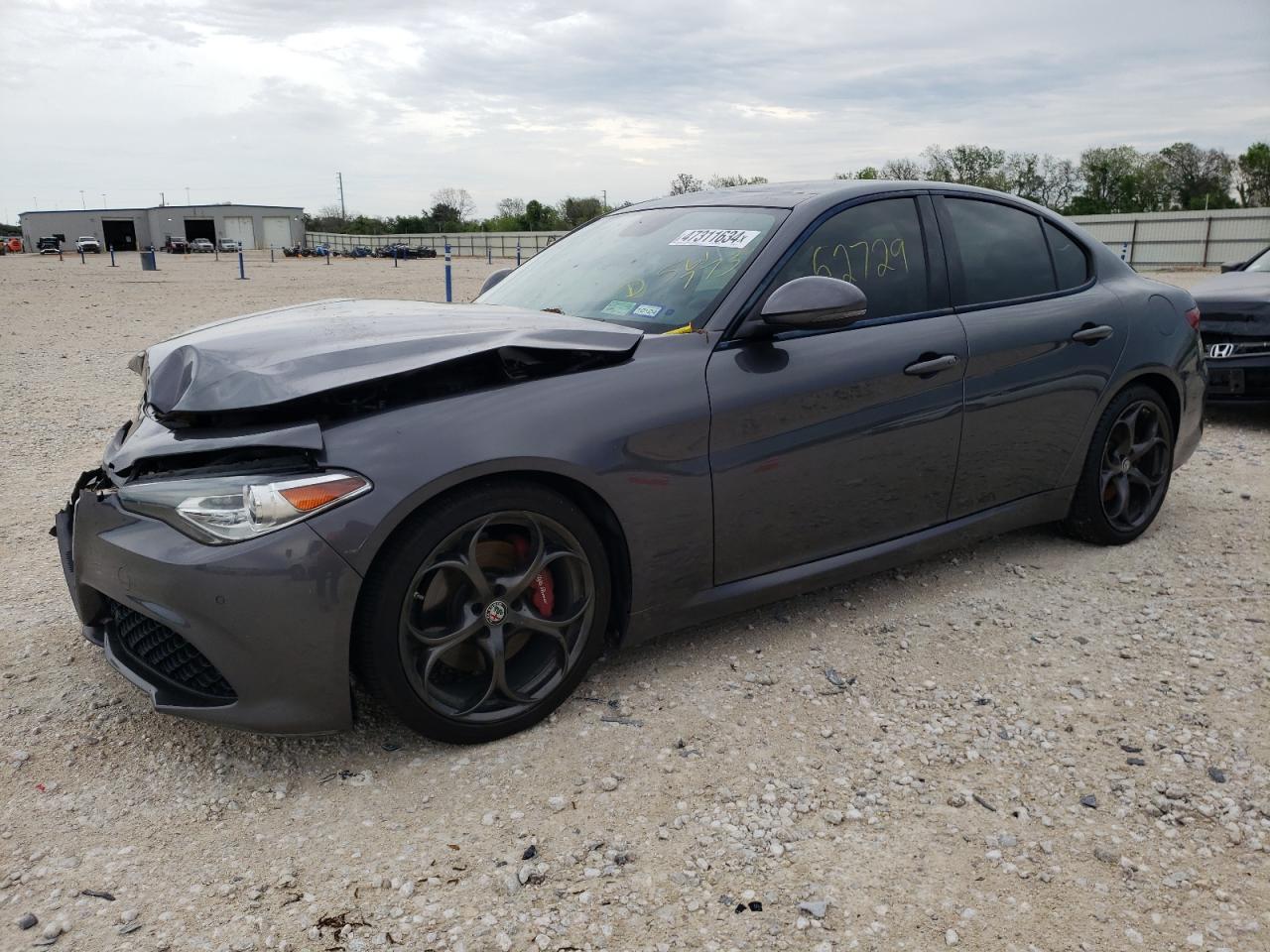 Alfa-romeo Giulia (2017)