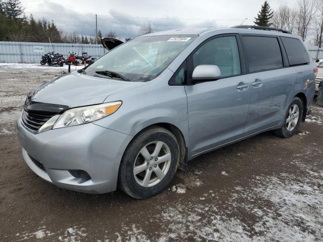 Toyota Sienna (2011)