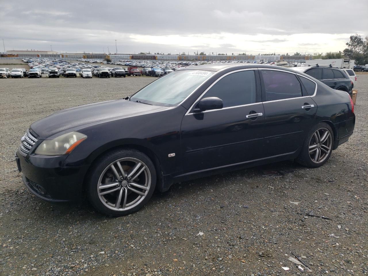 Infiniti M (2006)