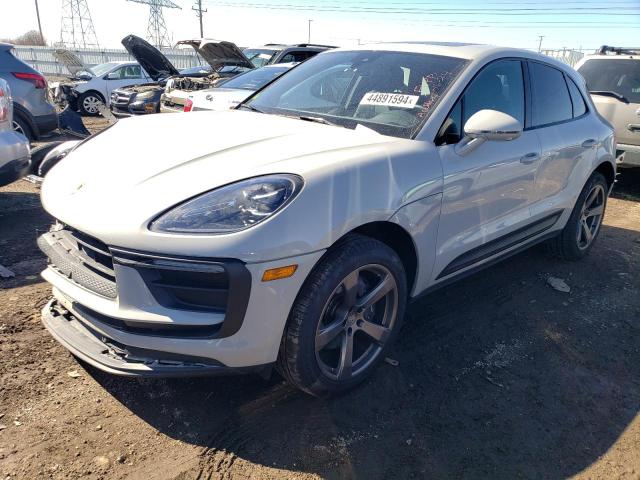 Porsche Macan base (2023)