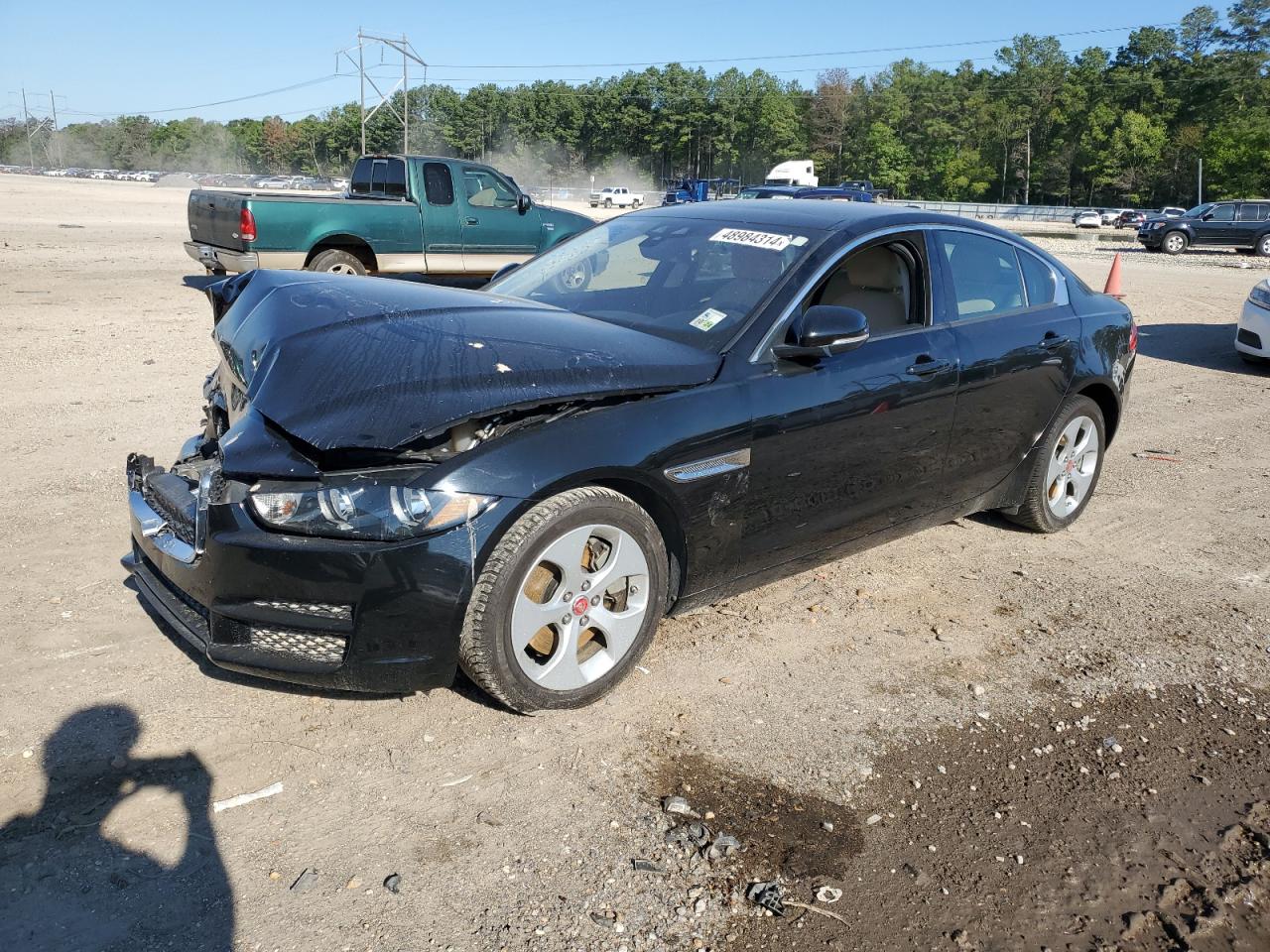 Jaguar Xe (2017)