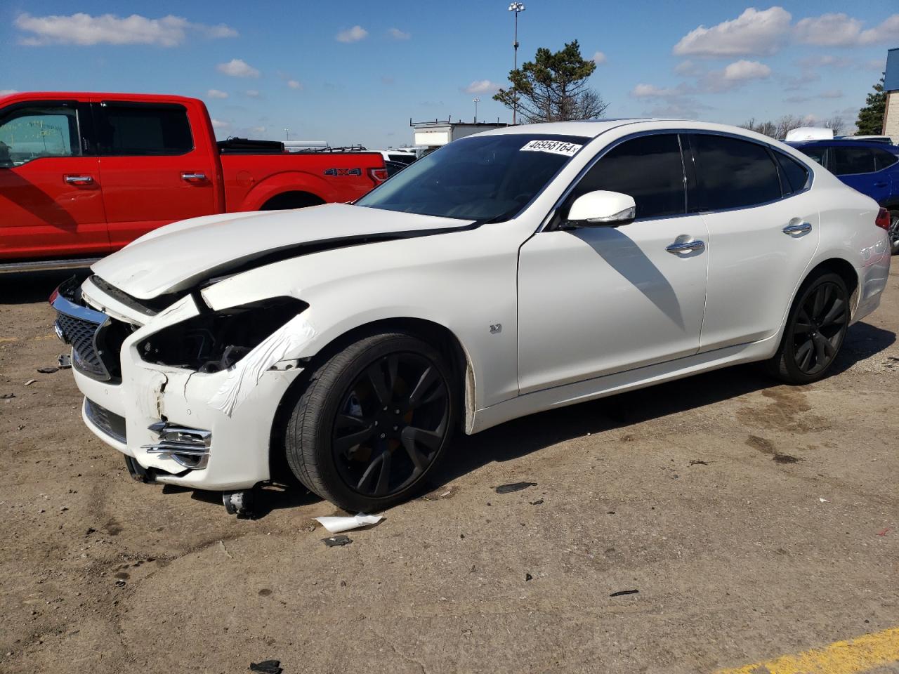 Infiniti Q70 (2015)