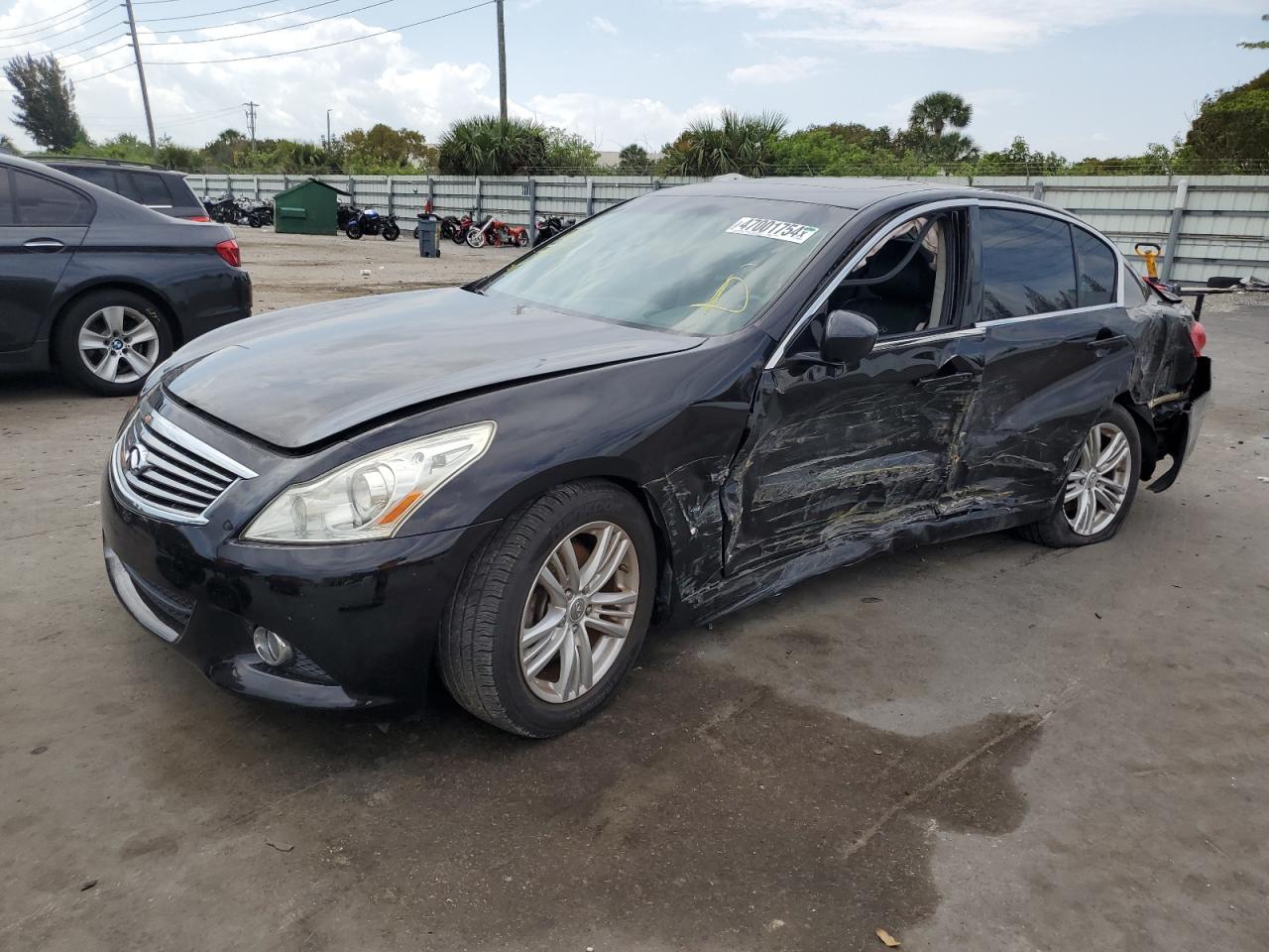 Infiniti G (2013)