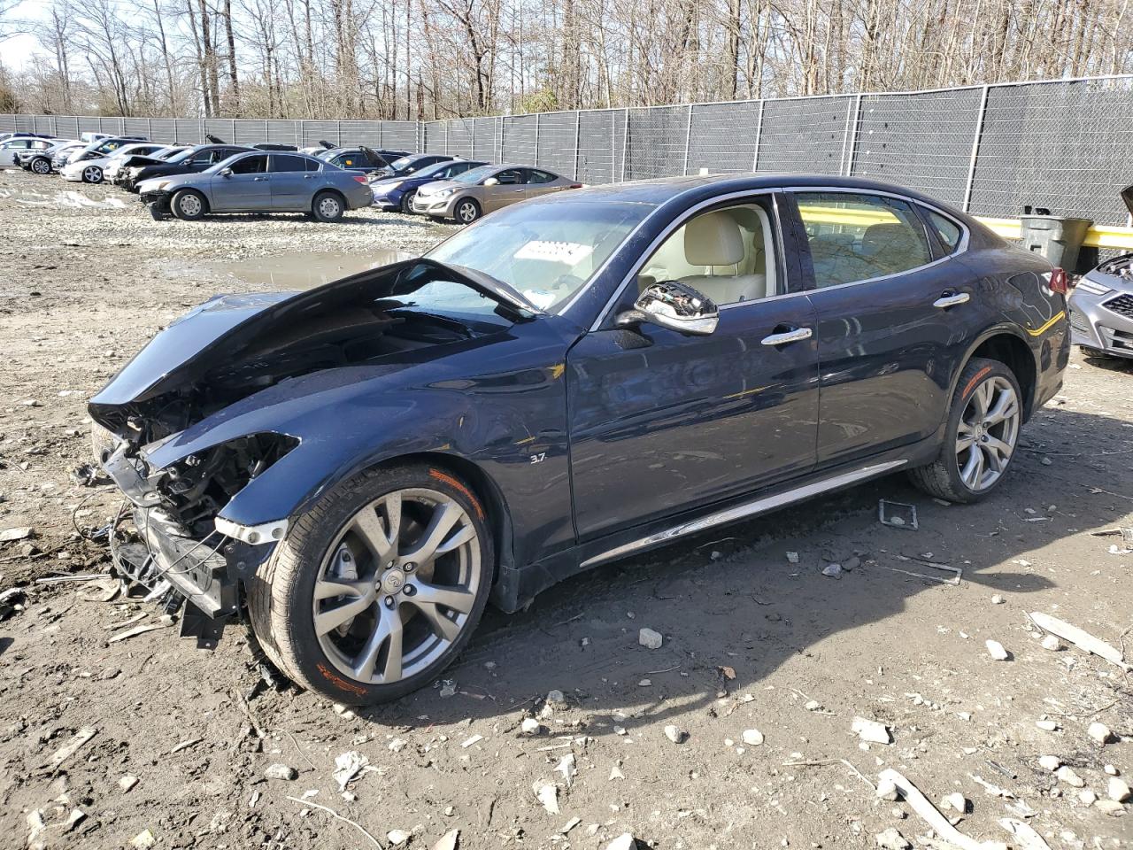 Infiniti Q70 (2017)