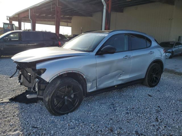 Alfa-romeo Stelvio (2021)