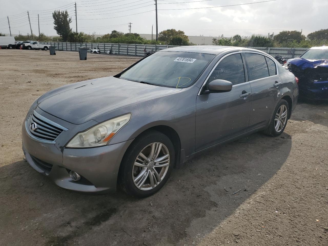 Infiniti G (2013)