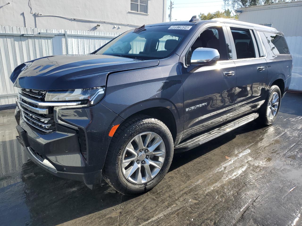 Chevrolet Suburban (2023)