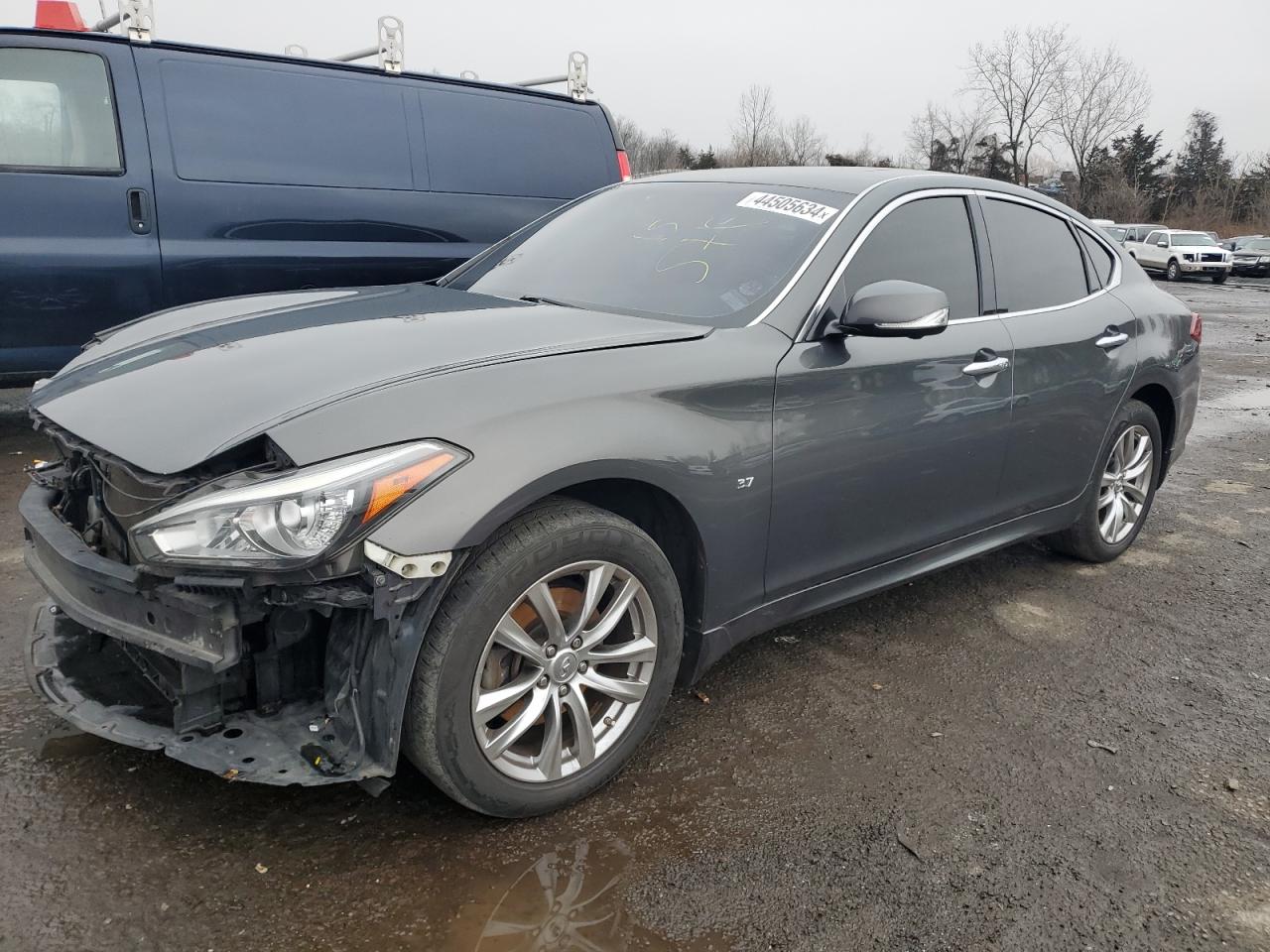 Infiniti Q70 (2015)