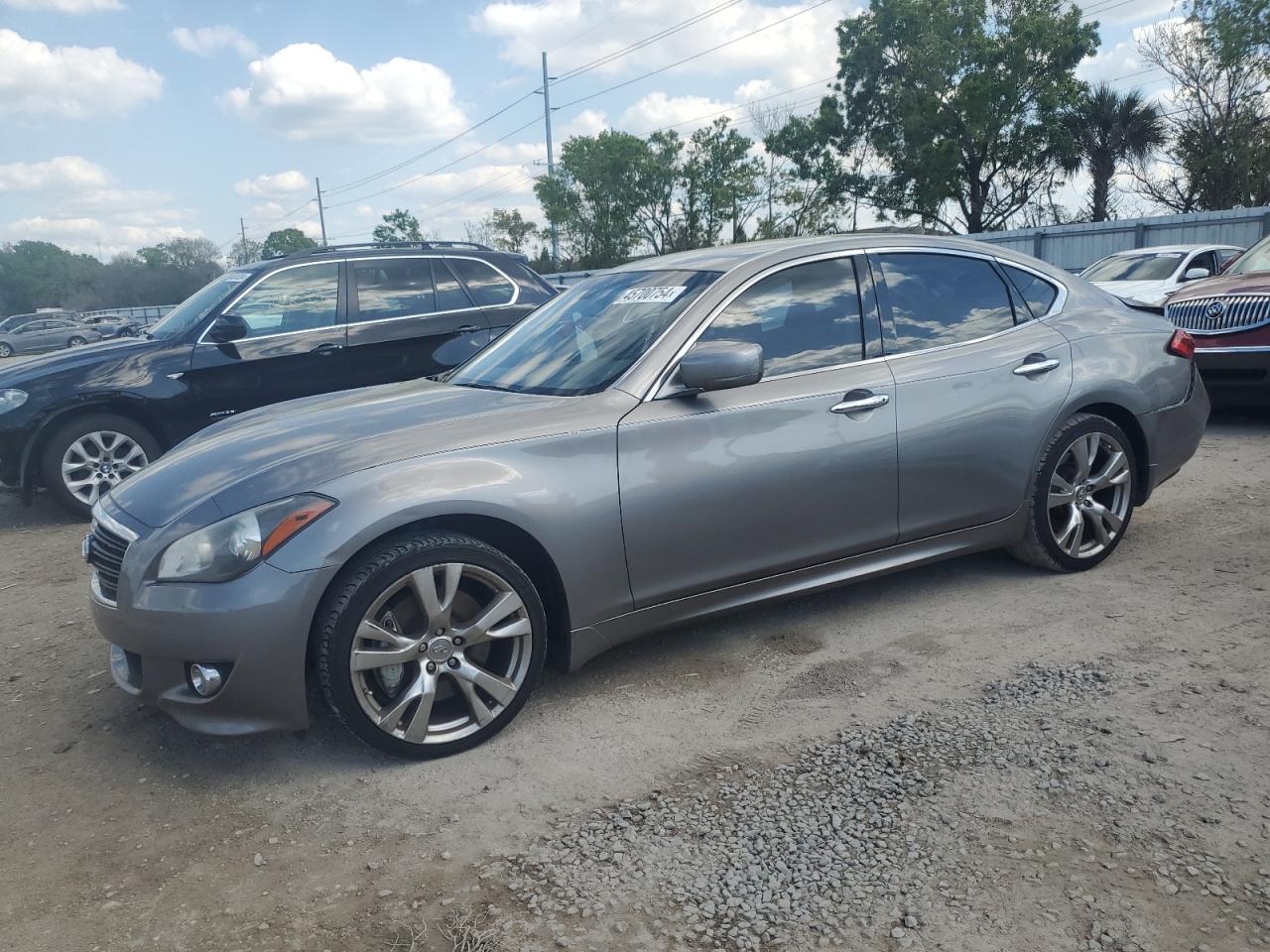 Infiniti M (2012)
