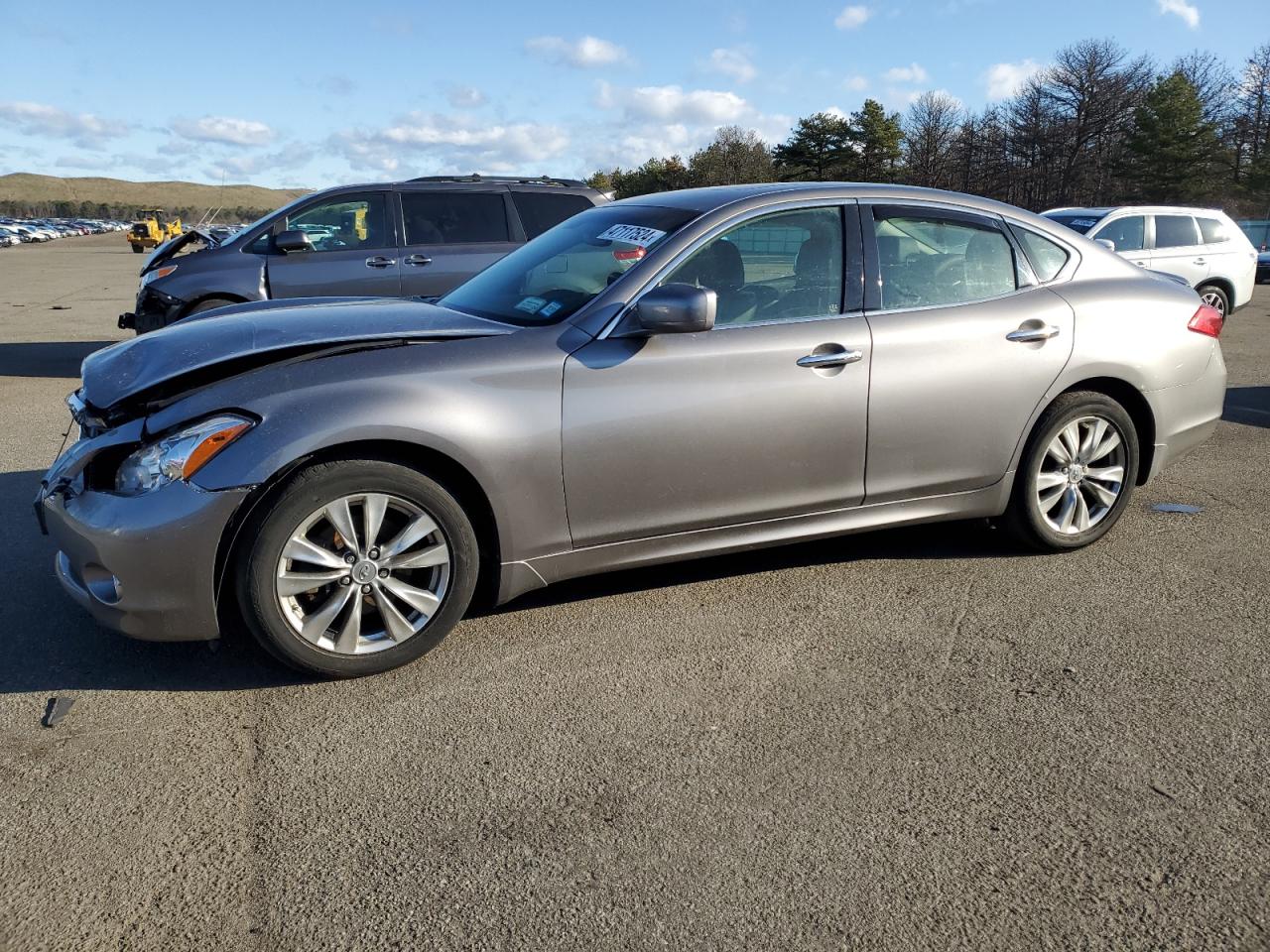 Infiniti M (2012)