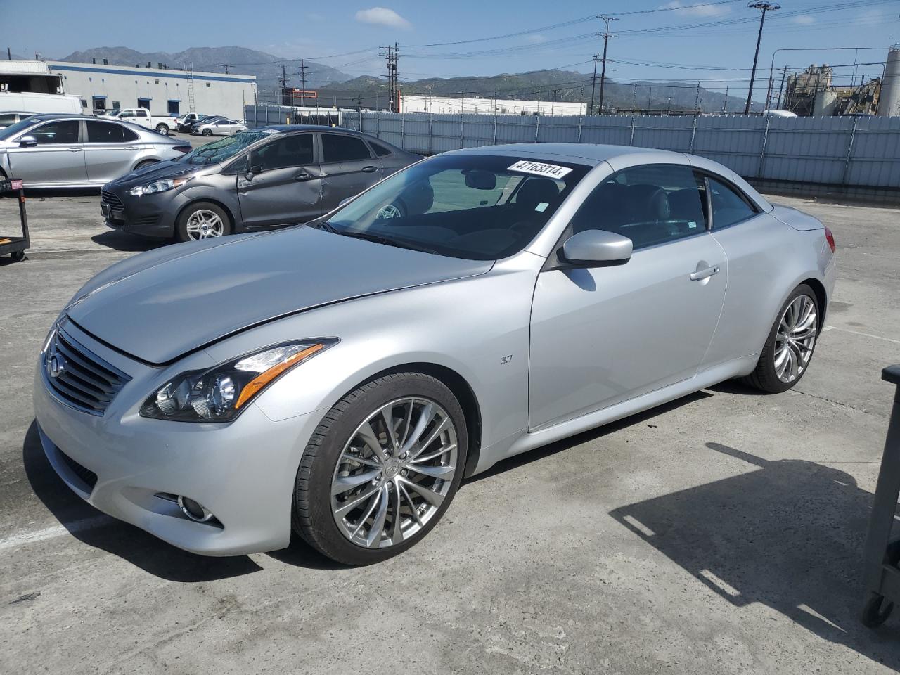 Infiniti Q60 (2015)