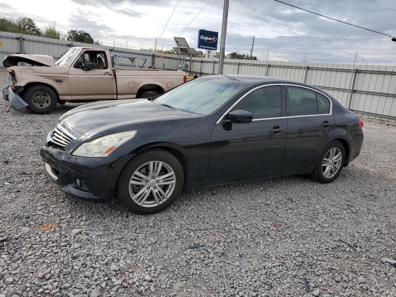Infiniti G (2013)