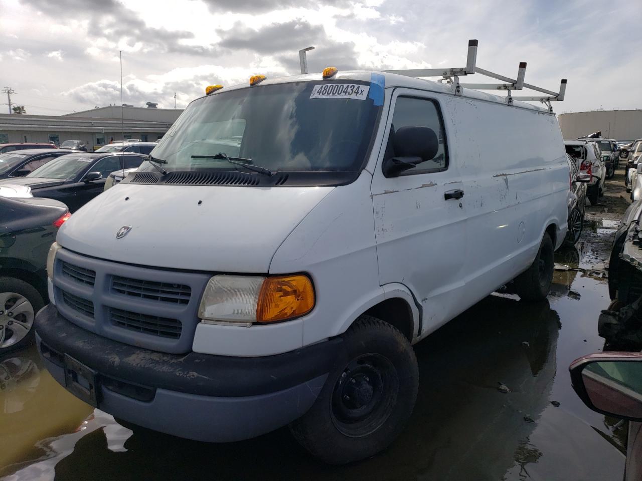Dodge Ram van (2001)