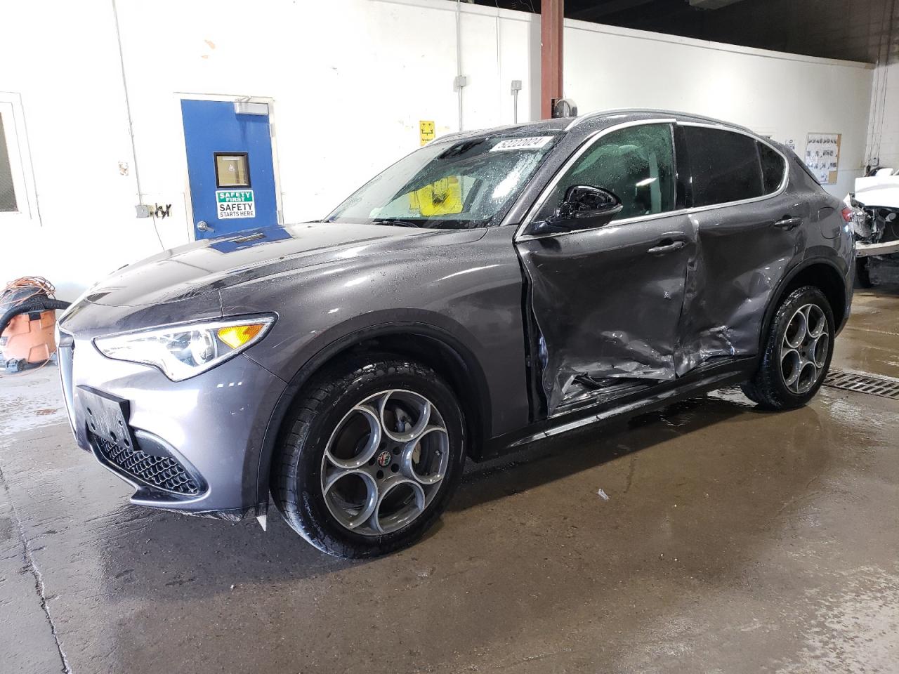 Alfa-romeo Stelvio (2018)