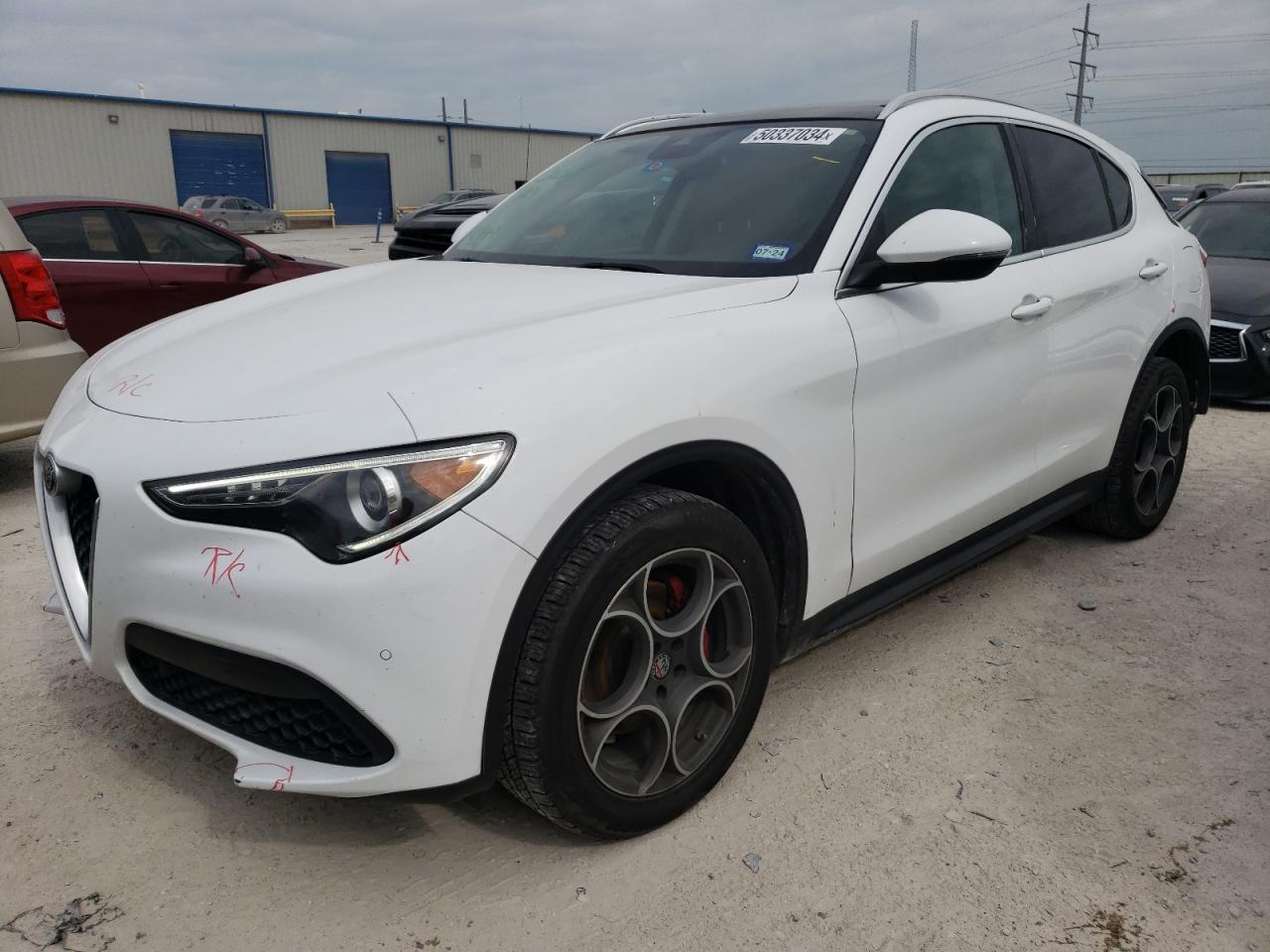 Alfa-romeo Stelvio (2018)